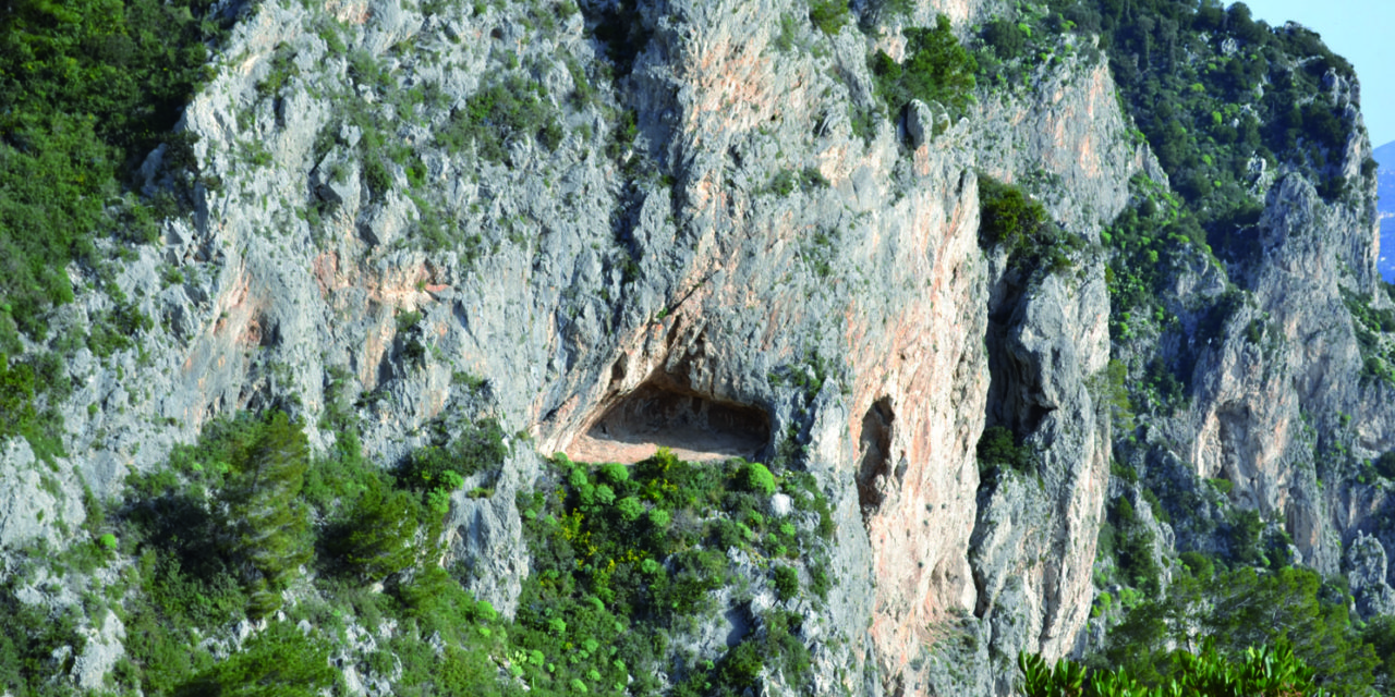 VIA I CARTELLI “PROPRIETA’ PRIVATA” AL BELVEDERE DELL’ARCO NATURALE