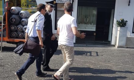 Arrestato dai carabinieri il super tecnico Massimo Stroscio a capo dell’ufficio tecnico di Capri più altre due persone.