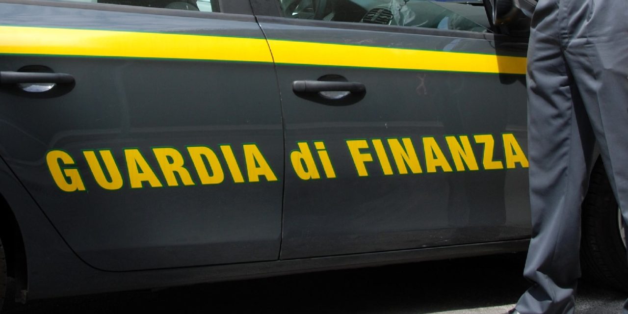 FINANZA: FALSE RESIDENZE