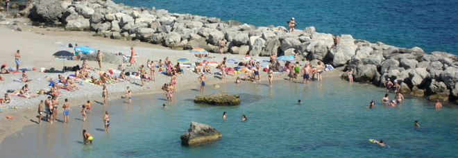 STOP PER LE NOTE DEL MARE A VETRO ED ALCOOL