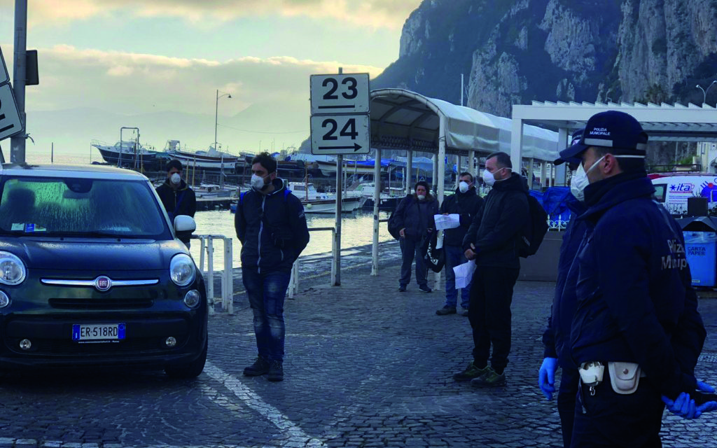 DENUNCIATI PER FALSE DICHIARAZIONI controlli severi delle forze dell’ordine