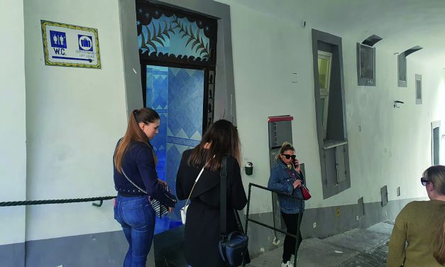 APERTI I BAGNI PUBBLICI DI VIA ACQUAVIVA IN ATTESA DEL BANDO