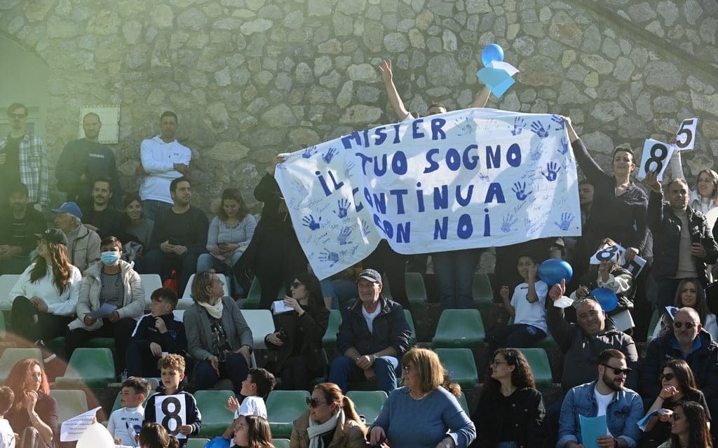 CAPRI ANACAPRI: RIONE TERRA O CELLOLE L’AVVERSARIO PER LA SEMIFINALE SPAREGGIO Continua il lavoro in allenamento della Givova Capri Anacapri in vista della semifinale spareggio. Capresi teste di serie anche per l’eventuale finale.